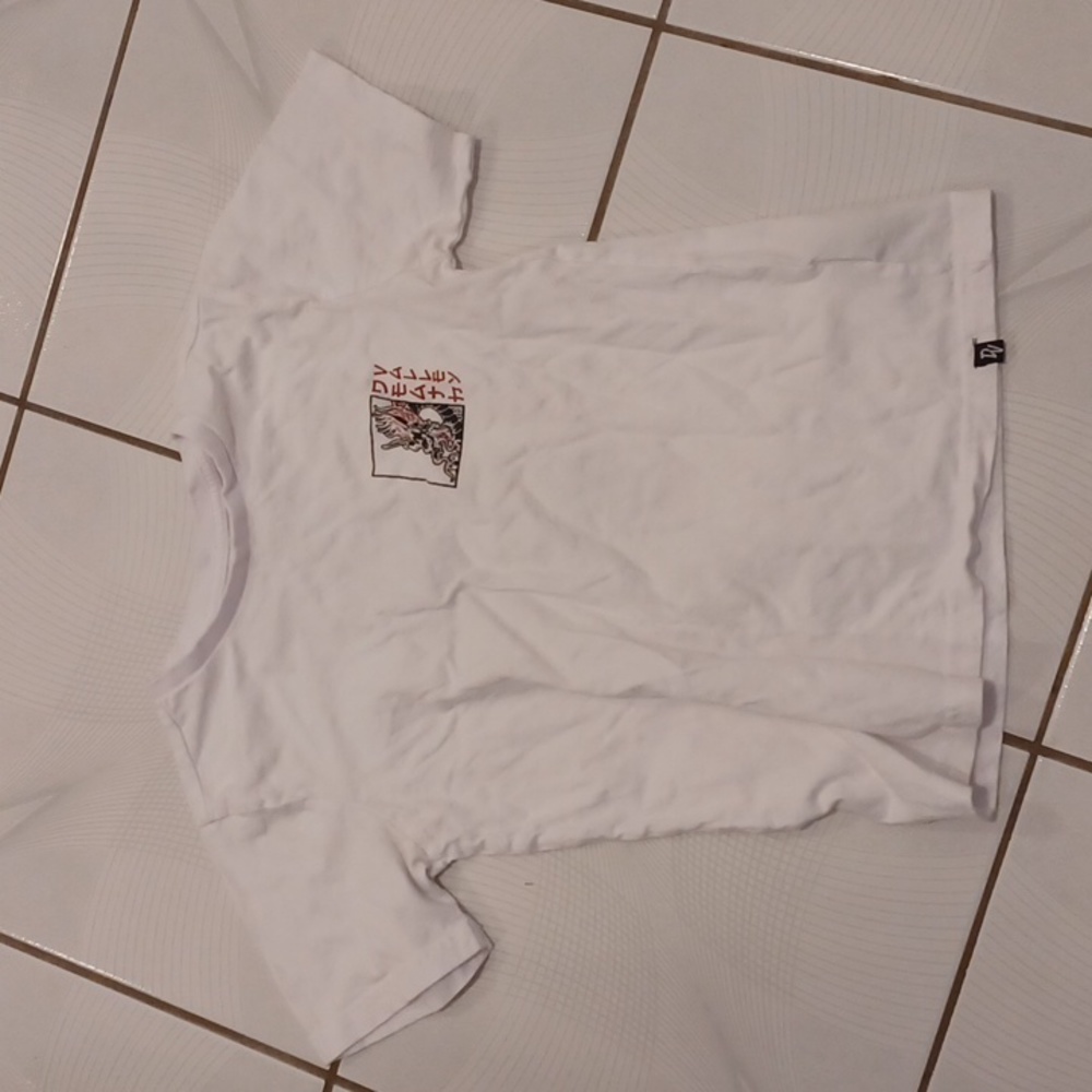 4/$30 White Death Valley Tee - Size Small (7/8, Youth)